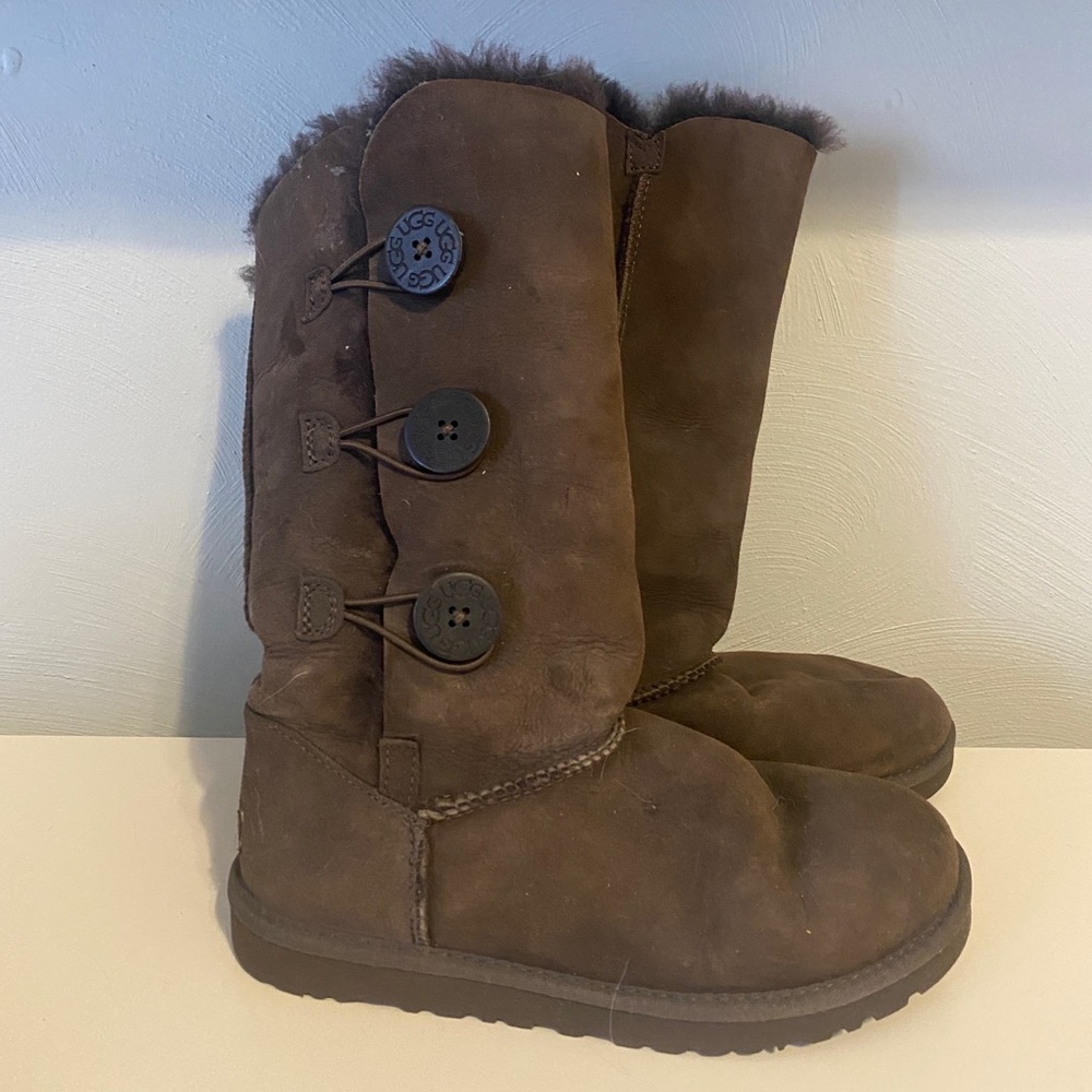 brown ugg boots